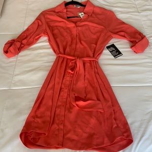 Express Brand NWT attached Lightweight lined medium Portofino Shirt Dress.